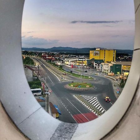 Hotel Crystal Palace Râmnicu Vâlcea Esterno foto