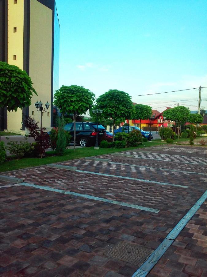 Hotel Crystal Palace Râmnicu Vâlcea Esterno foto